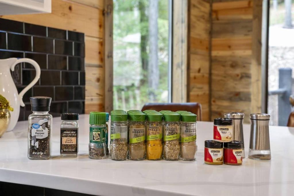 The Blaylock Cabin, 2 King, Hot Tub, Pet Friendly! ブロークン・ボウ エクステリア 写真