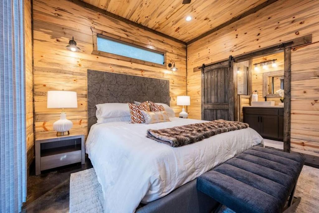 The Blaylock Cabin, 2 King, Hot Tub, Pet Friendly! ブロークン・ボウ エクステリア 写真